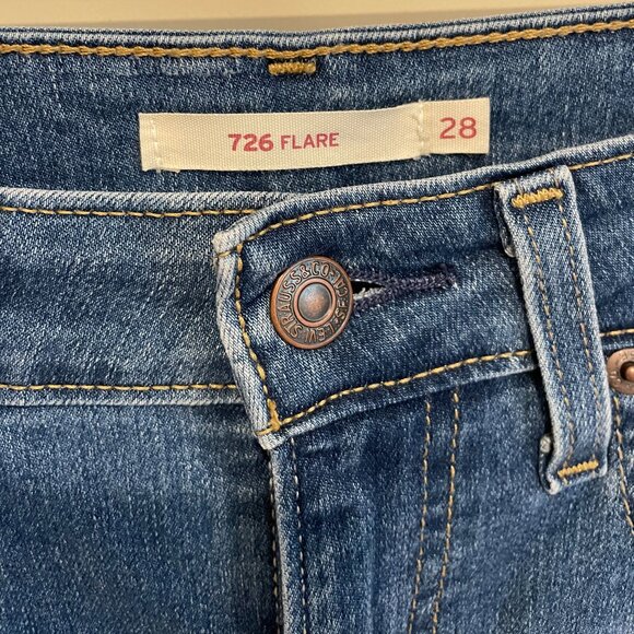 Levi's 726 Flare Split Hem Jeans - Picture 3 of 5